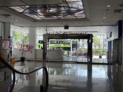 High Street Centre (D6), Retail #526467151
